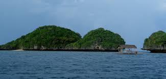 crocodile island and turtle island at hundred islands nature park in pangasinan